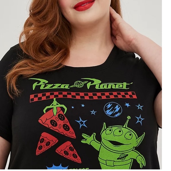 TORRID NWT DISNEY TOY STORY PIZZA PLANET RINGER TOP - BLACK - Picture 4 of 6